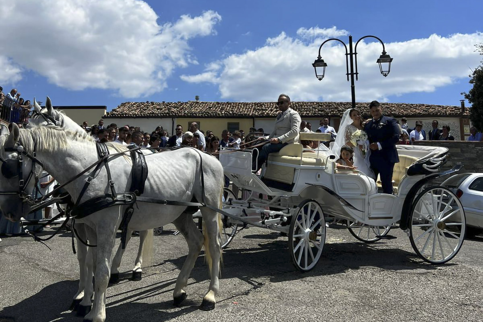 Carrozza per matrimoni: un tocco di magia per il tuo giorno speciale